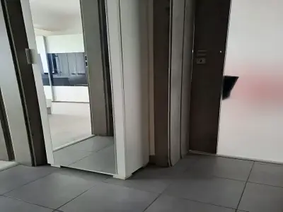 Hol apartament vanzare Sector 6 Bucuresti cu oglinda